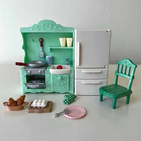 Kitchen Green White Calico Critters Sylvanian Families Mixed Accessory Toy Lot - Picture 2 of 7